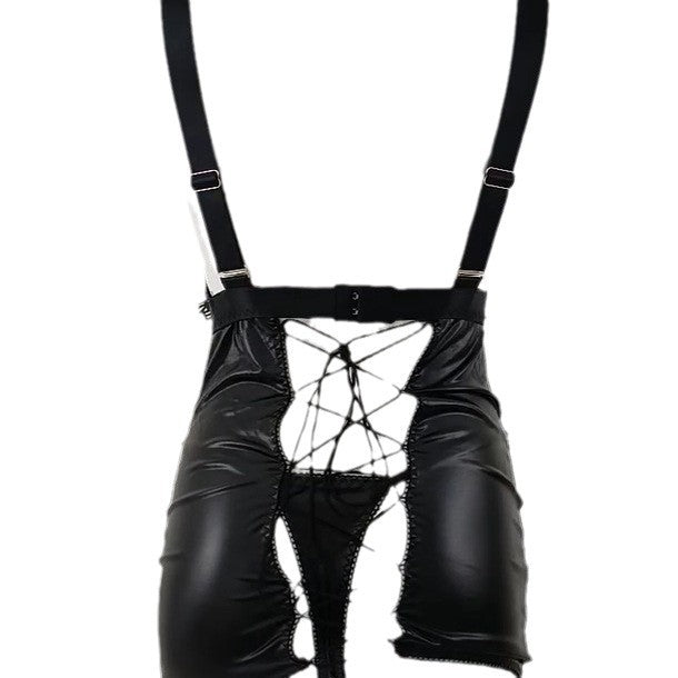 Lingerie à lacets en cuir