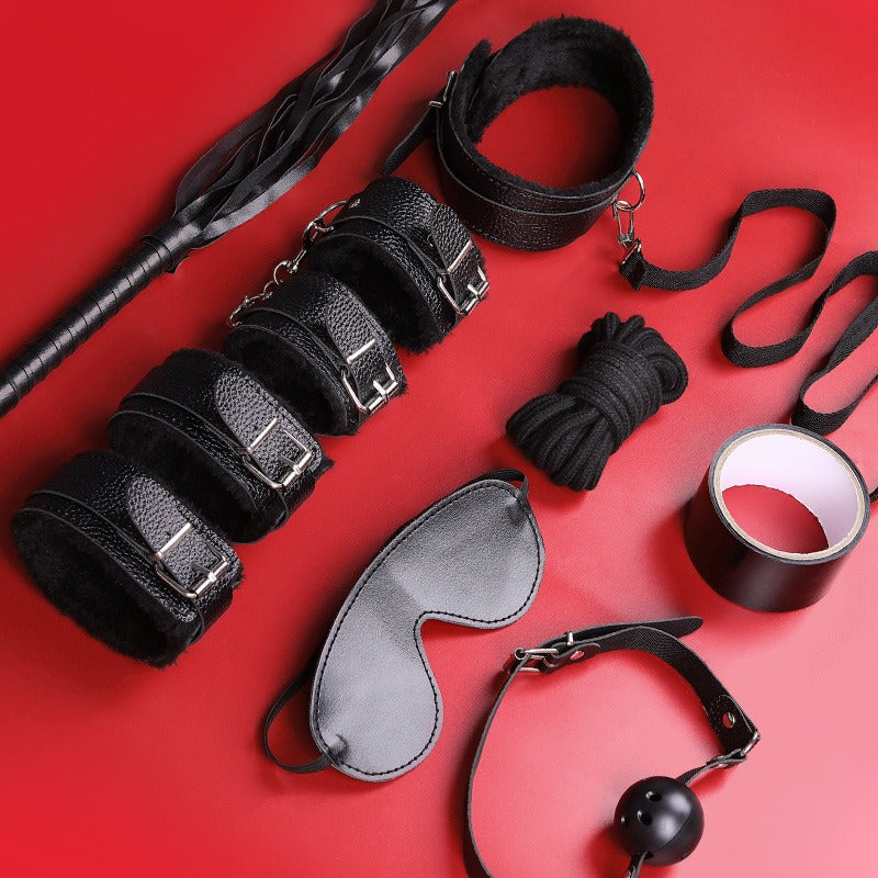 Set Bondage 8 Pièces en Cuir & Fourrure